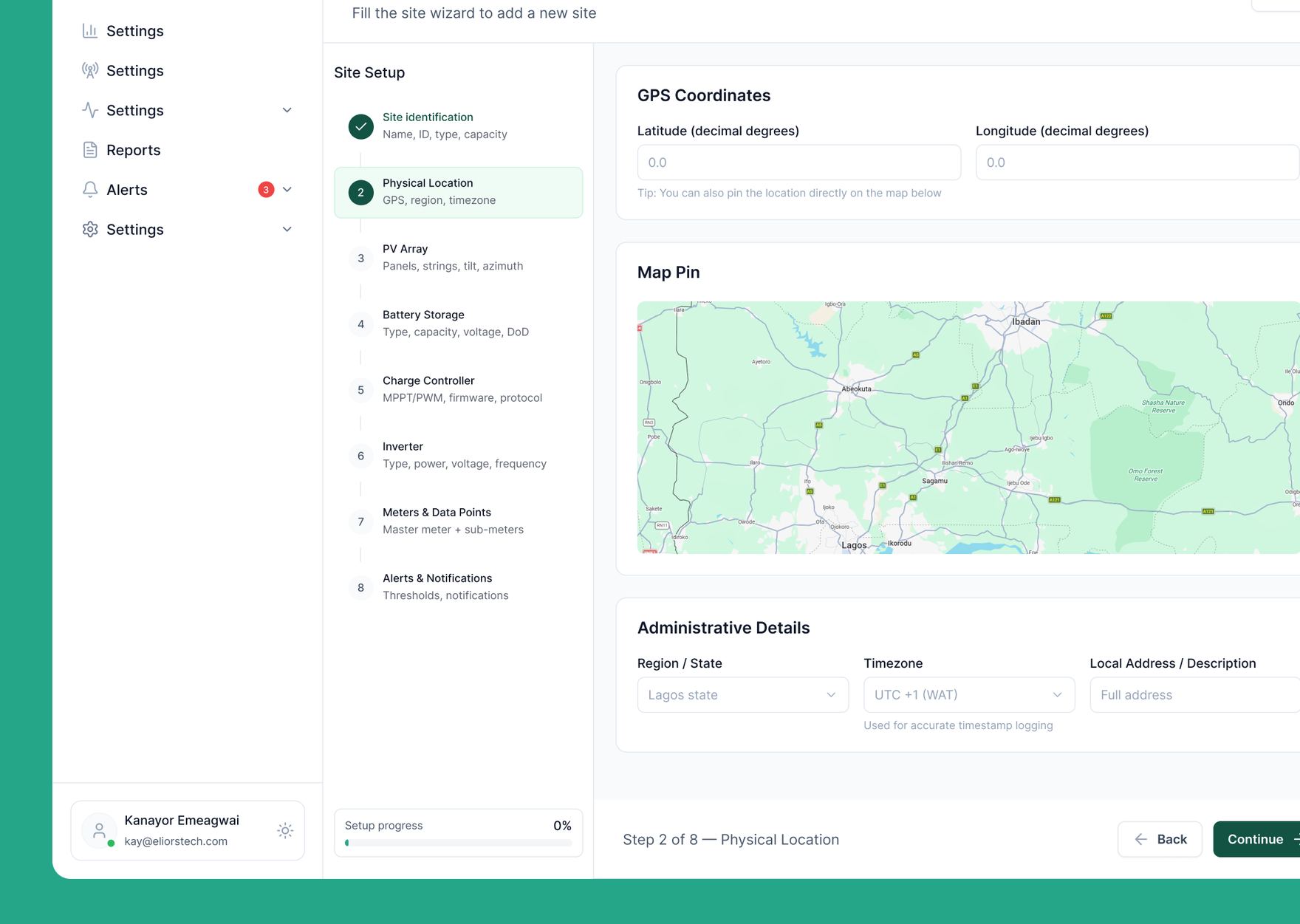 New site setup wizard showing an eight-step configuration flow with GPS coordinates and a map pin